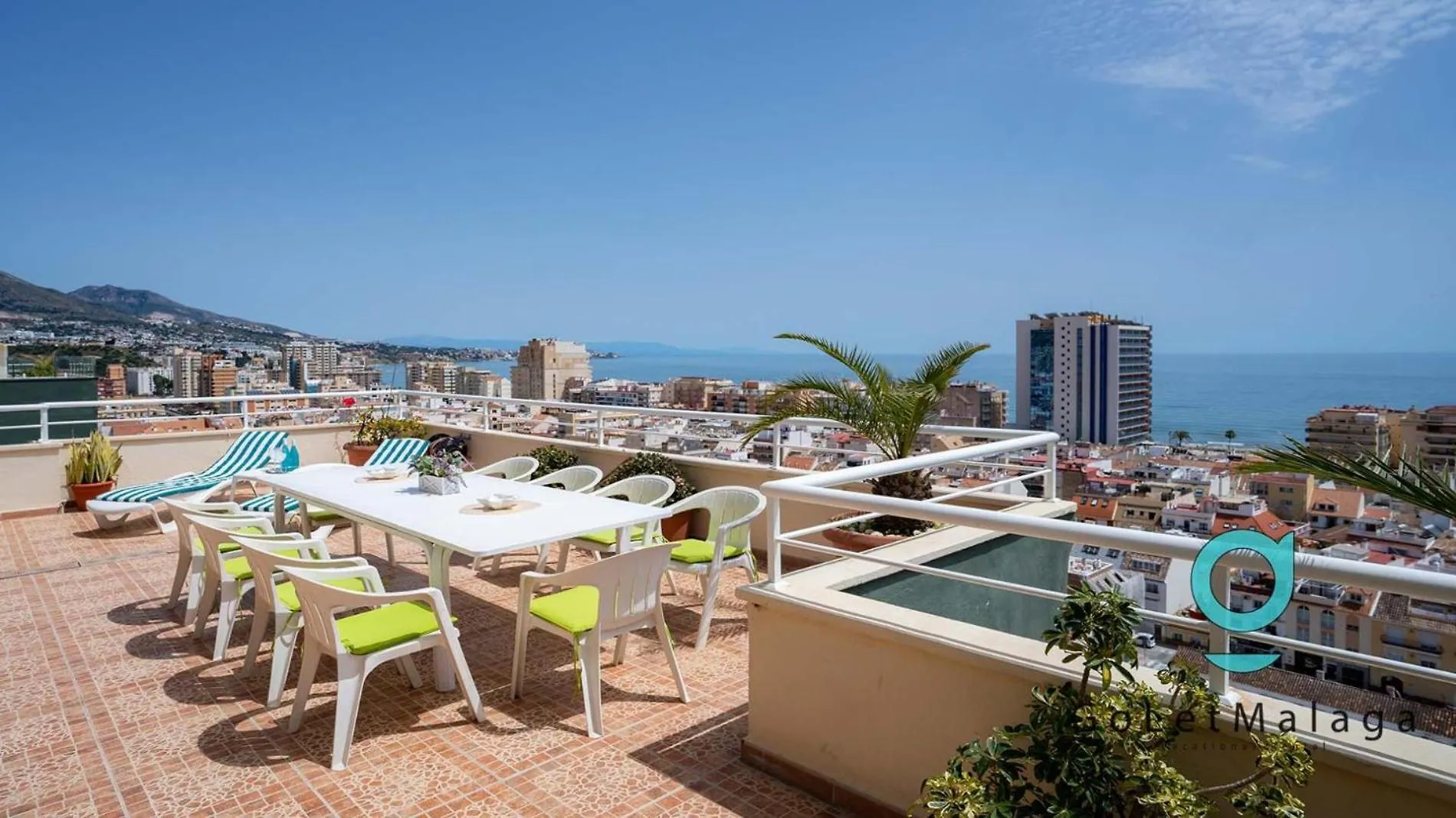 דירות פואנגירולה Sky Terrace Penthouse ספרד